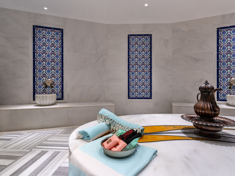 Les Ambassadeurs Hotel