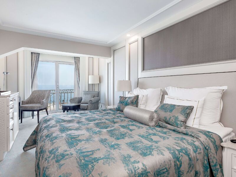 Les Ambassadeurs Hotel
