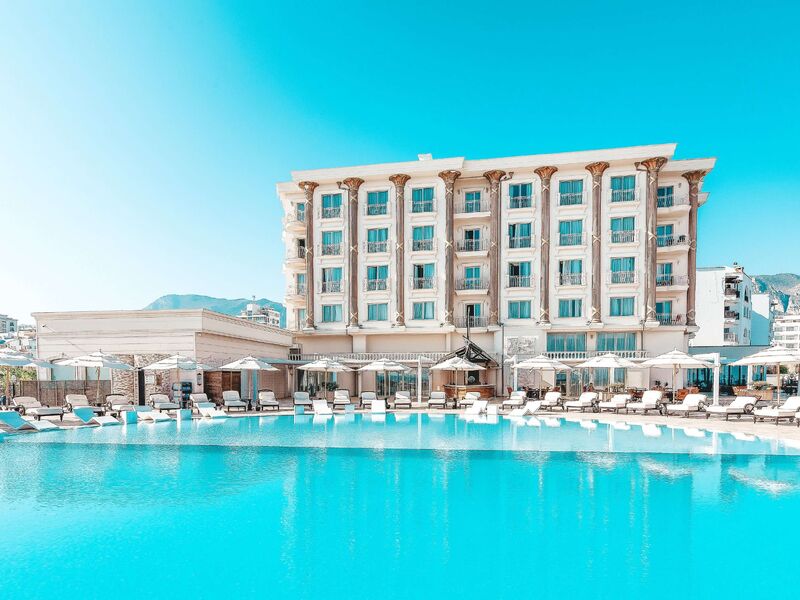 Les Ambassadeurs Hotel