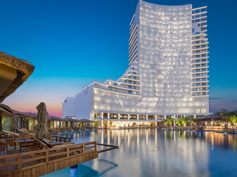 Grand Sapphire Resort Hotel