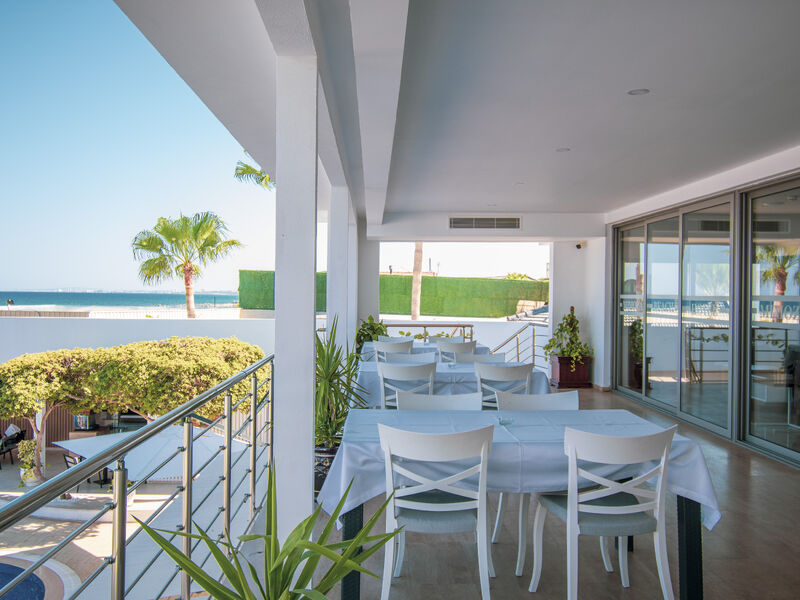 Mimoza Beach Hotel
