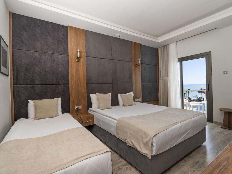 Mimoza Beach Hotel