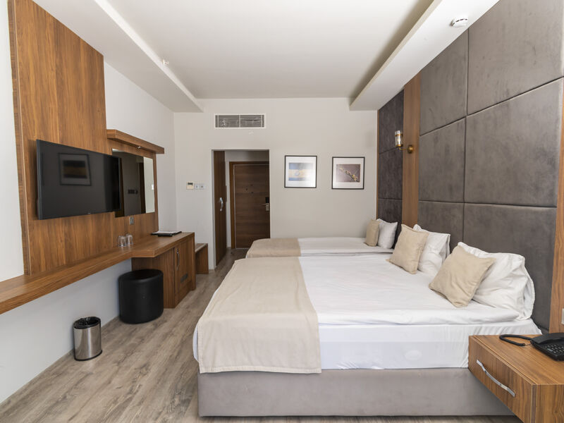 Mimoza Beach Hotel