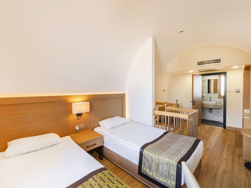 Salamis Bay Conti Resort Hotel