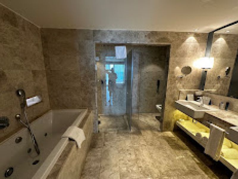 Elexus Resort and SPA Hotel