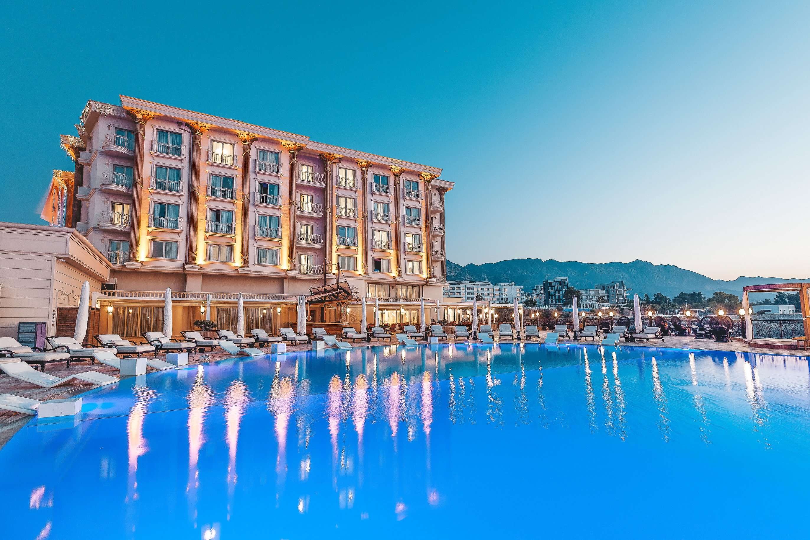 Les Ambassadeurs Hotel