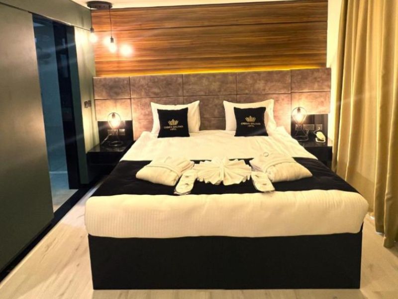 Crown Salamis Hotel
