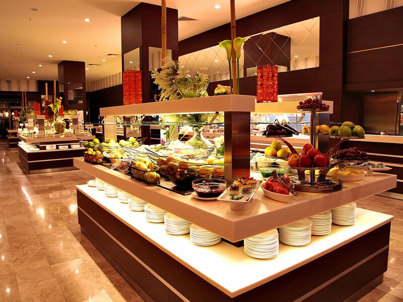 Cratos Premium Hotel