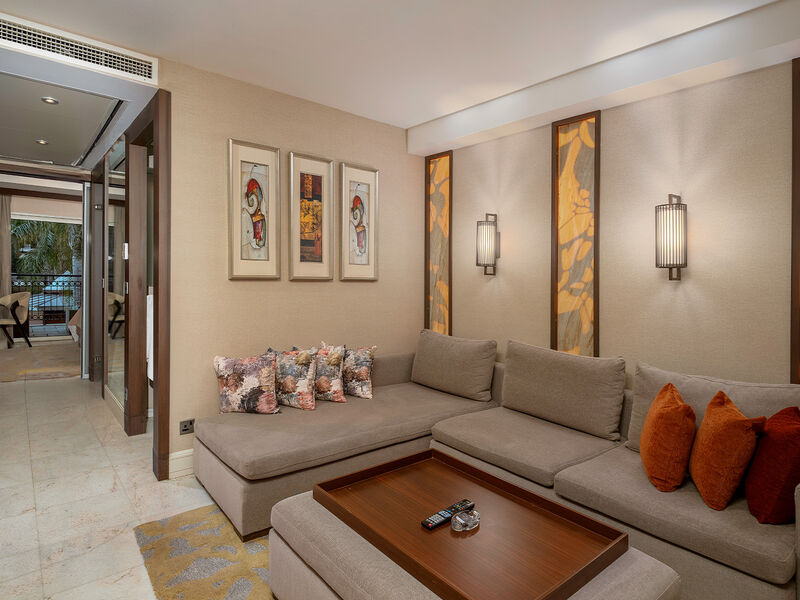 Cratos Premium Hotel