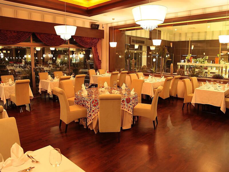 Cratos Premium Hotel