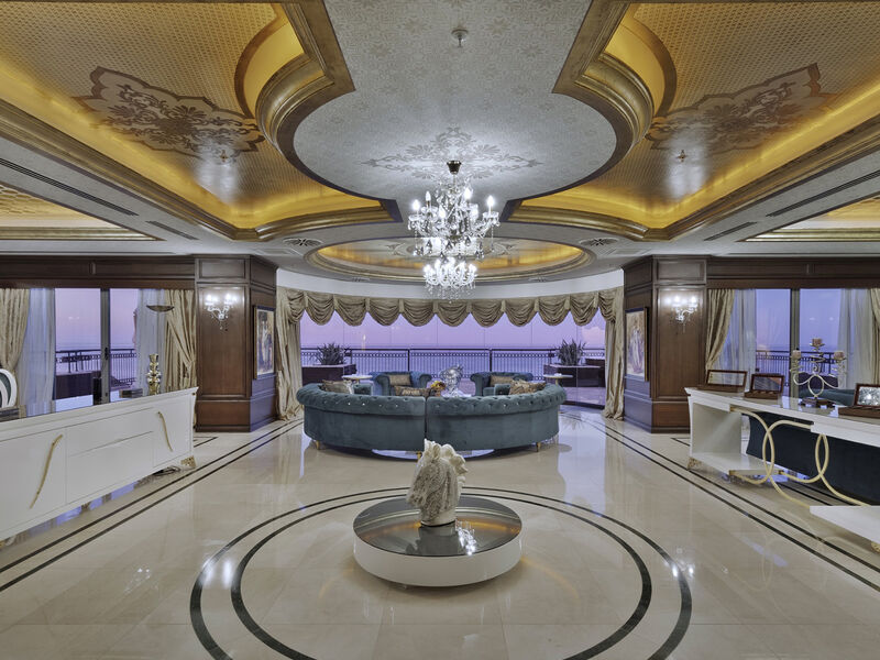 Cratos Premium Hotel