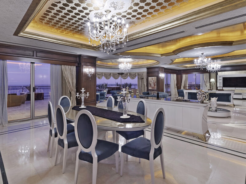 Cratos Premium Hotel