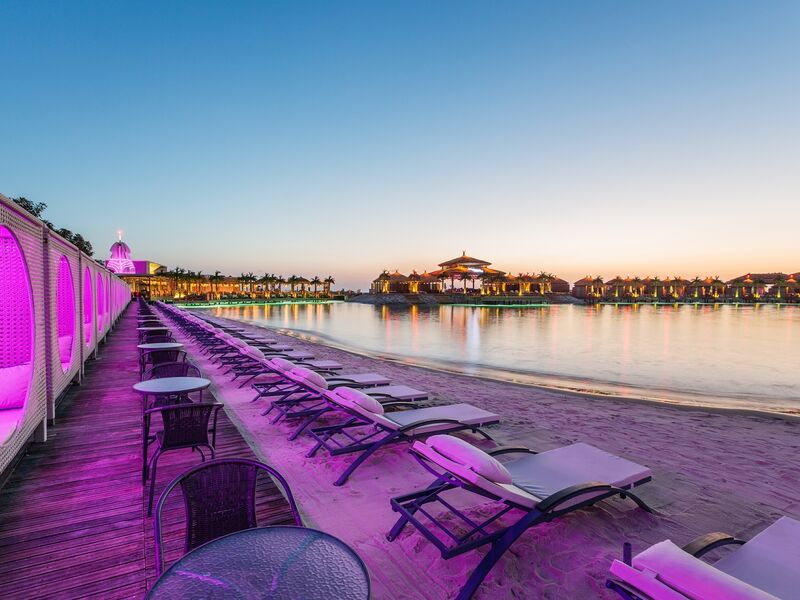 Cratos Premium Hotel