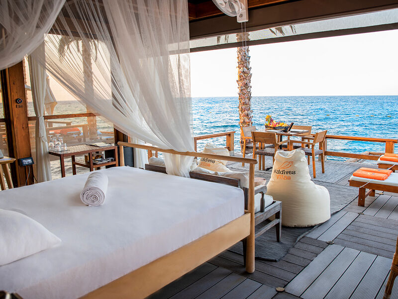 Cratos Premium Hotel