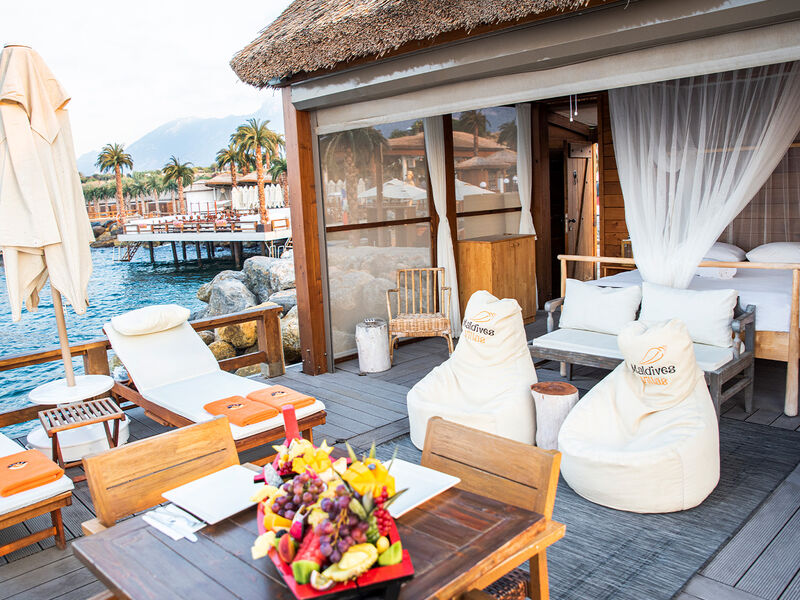 Cratos Premium Hotel