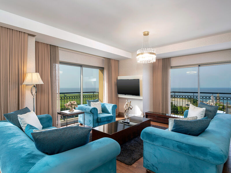 Cratos Premium Hotel