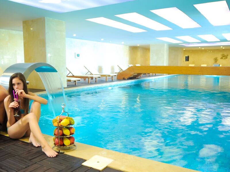 Cratos Premium Hotel