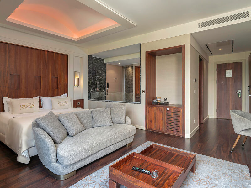 Cratos Premium Hotel
