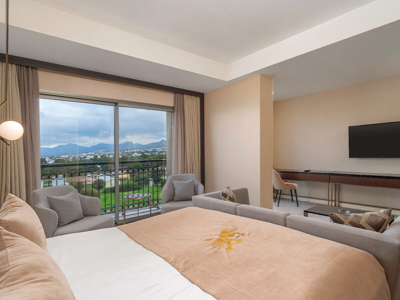 Cratos Premium Hotel