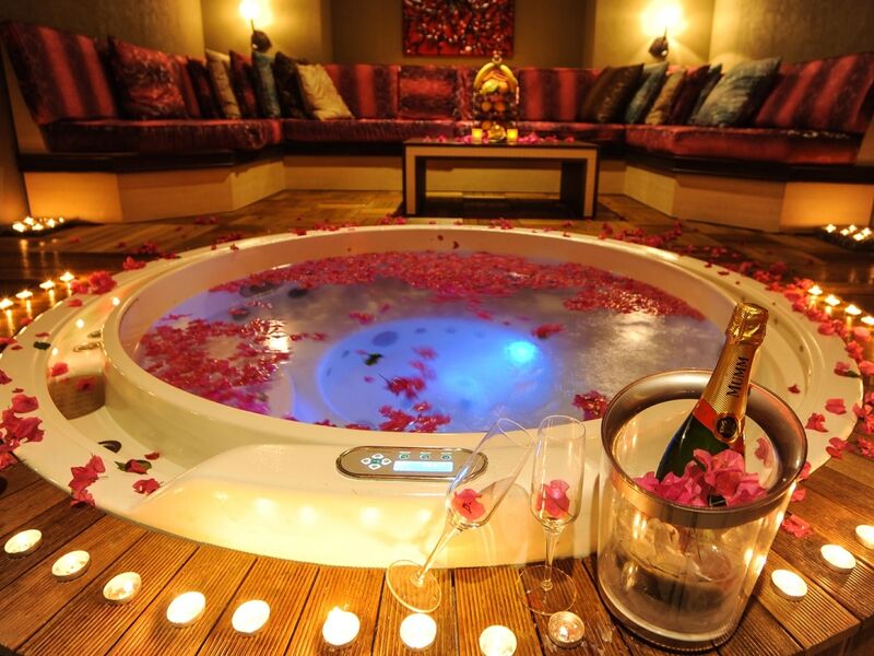Cratos Premium Hotel