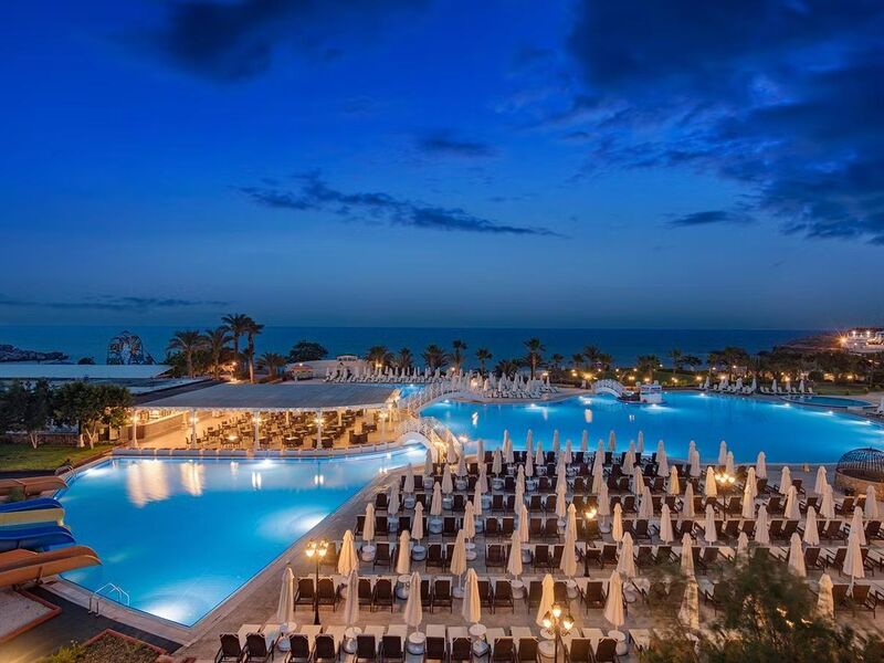 Acapulco Resort Convention Spa Hotel