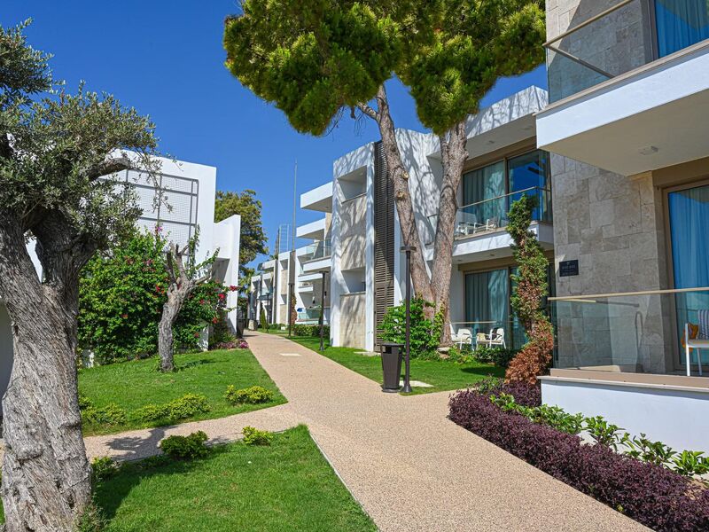 Acapulco Resort Convention Spa Hotel
