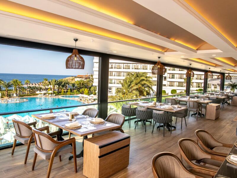 Acapulco Resort Convention Spa Hotel