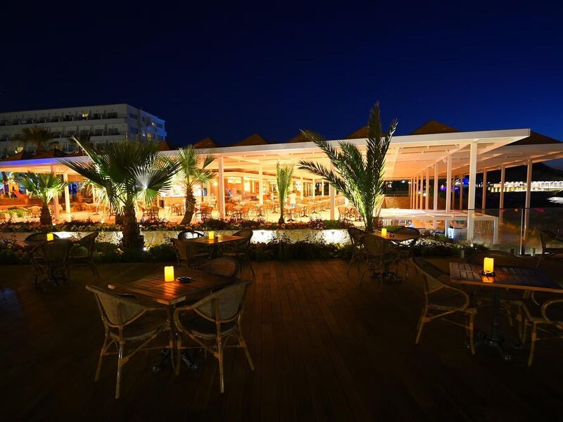 Acapulco Resort Convention Spa Hotel