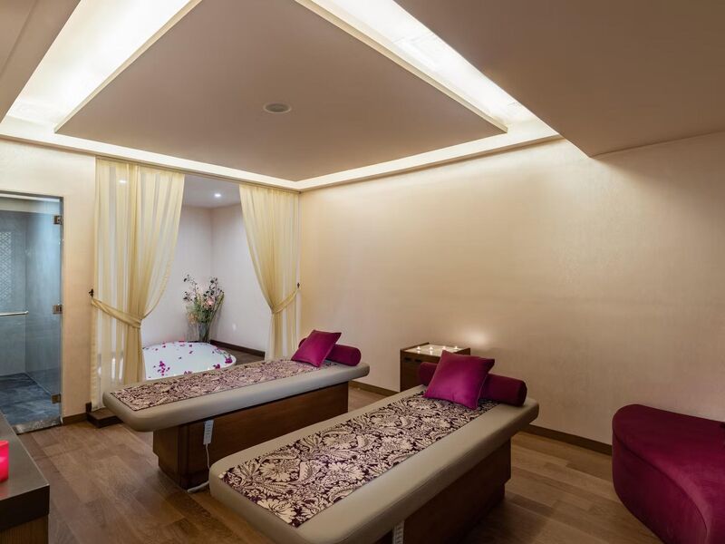 Acapulco Resort Convention Spa Hotel