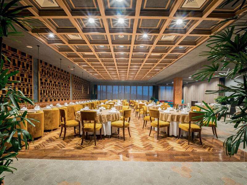 Les Ambassadeurs Hotel